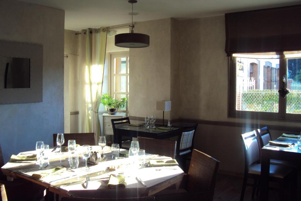 Logis Hôtel Les 3B Nouilhan Extérieur photo